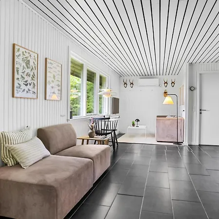 Fantastiskt Hus Med 3 Sovrum I Semesterbostad
